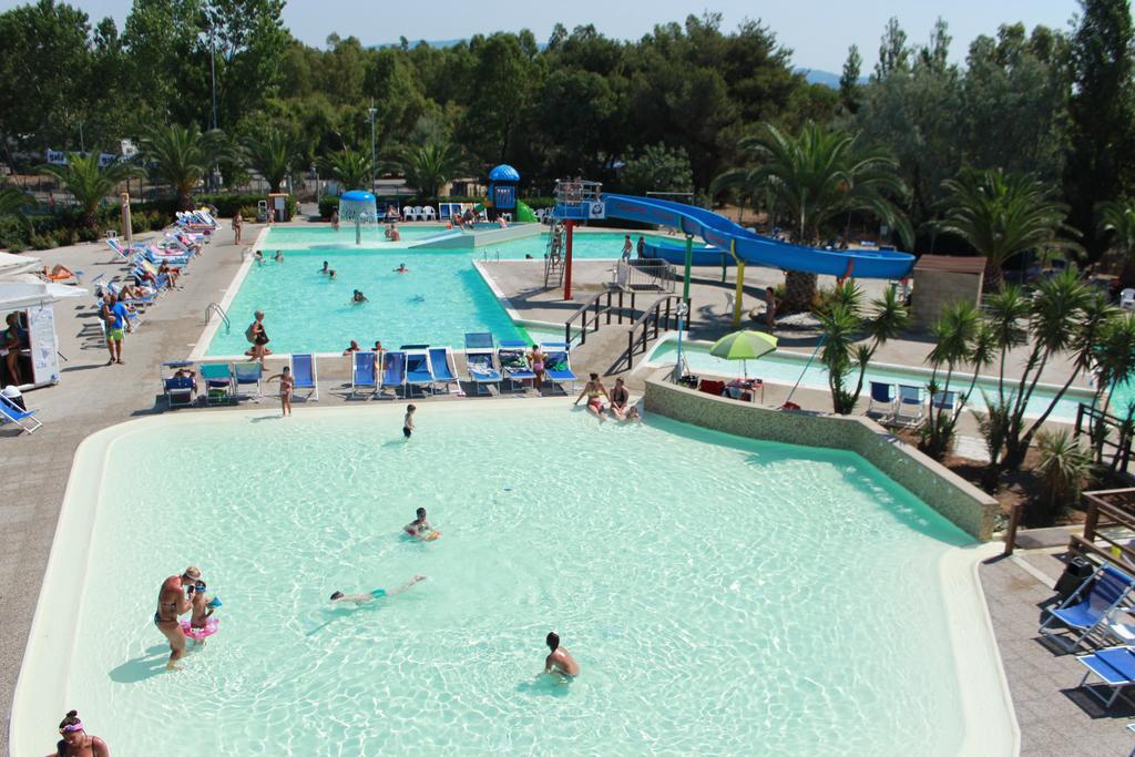 Camping Village Baia Del Marinaio Vada Eksteriør billede